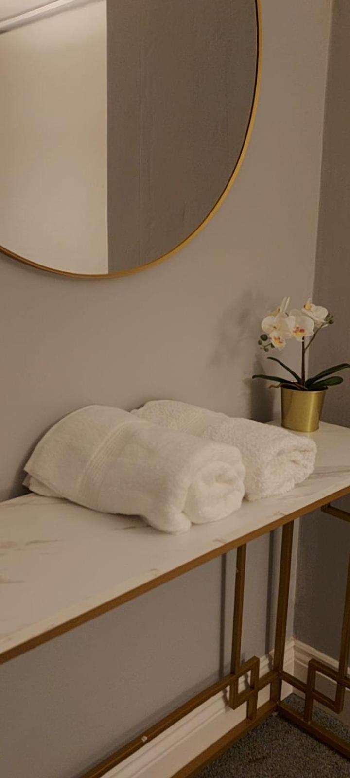 Beautiful Bright Three Bedroom House In Brighton And Hove With Free Parking Bagian luar foto