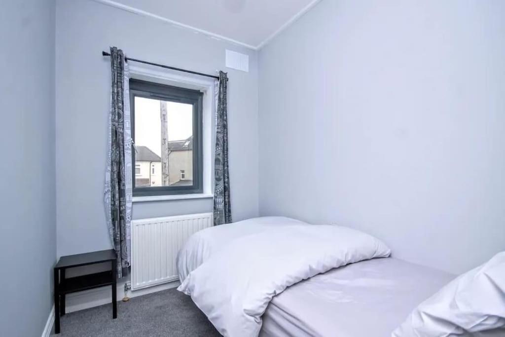 Beautiful Bright Three Bedroom House In Brighton And Hove With Free Parking Bagian luar foto